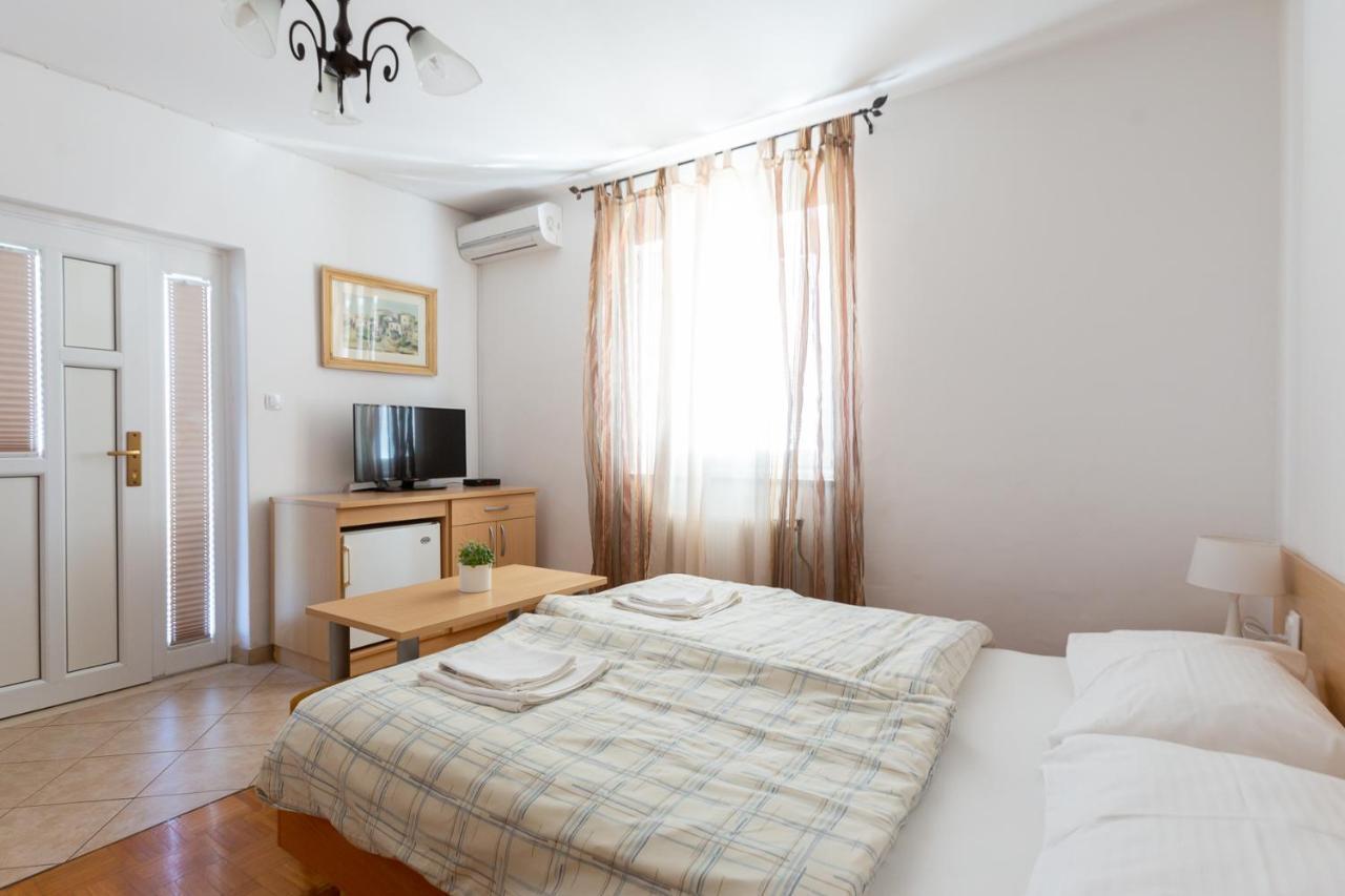 Apartments And Rooms Jeselnik Πορτορόζ Εξωτερικό φωτογραφία