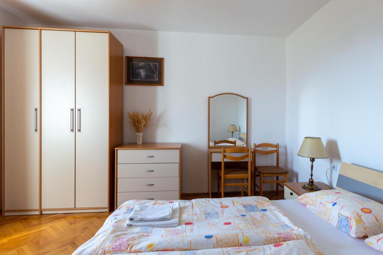Apartments And Rooms Jeselnik Πορτορόζ Εξωτερικό φωτογραφία